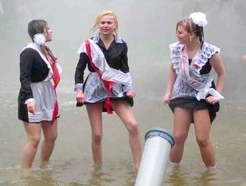 мокрые выпускницы. училку после выпускного. пьяный выпускной. училку после выпускного. пьяные выпускницы.