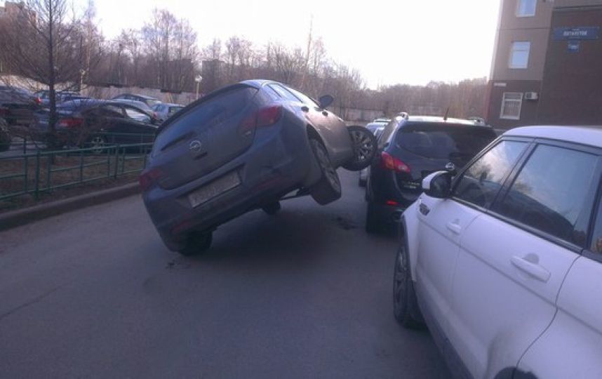 Наезд на стоящее транспортное средство пункт. Наезд на стоящее транспортное средство. Тип происшествия наезд на стоящее тс. Дтп наезд на стоящее транспортное средство. Наезд на стоящее тс картинка.