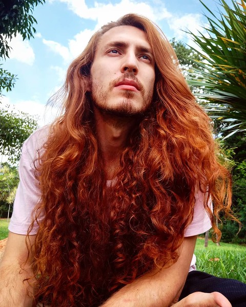 Когда мужчина отращивает длинные волосы