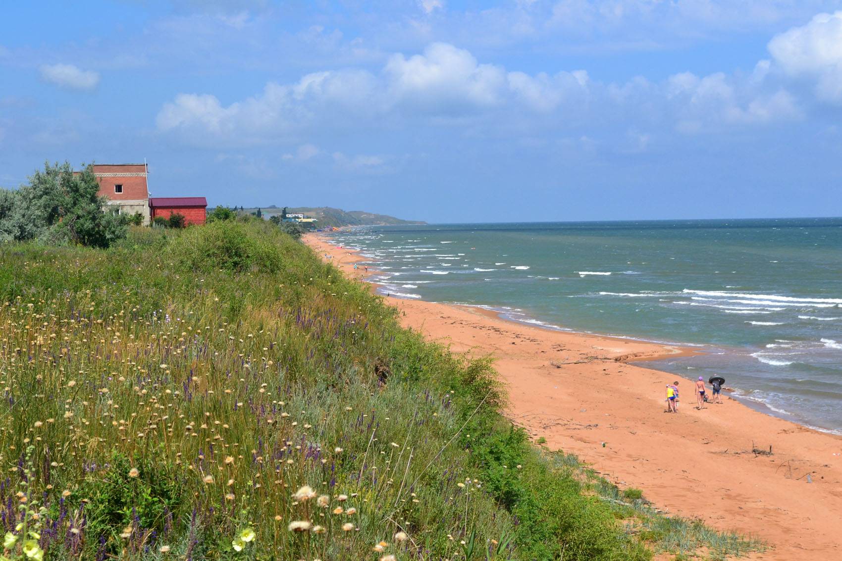 Поселок темрюкский краснодарский край. Азовское море поселок Кучугуры. Поселок Кучугуры море. Темрюкский район поселок Кучугуры. Таманский полуостров Кучугуры.